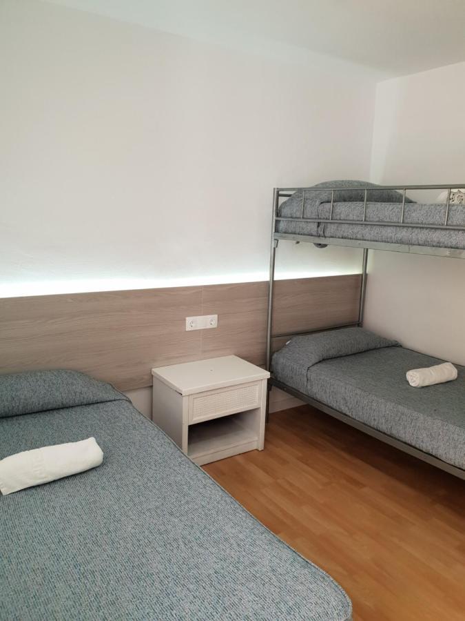 Hostal Montsant Salou Kültér fotó
