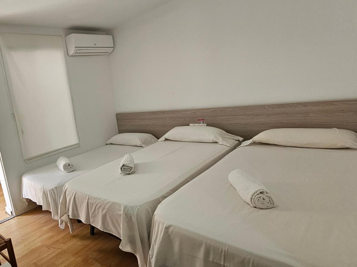 Hostal Montsant Salou Kültér fotó