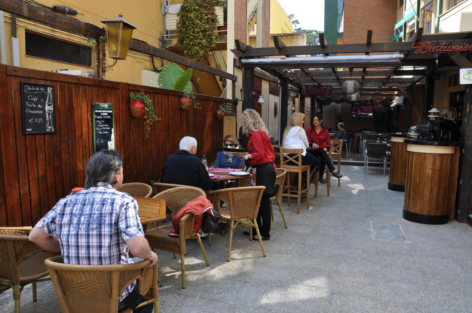 Hostal Montsant Salou Kültér fotó