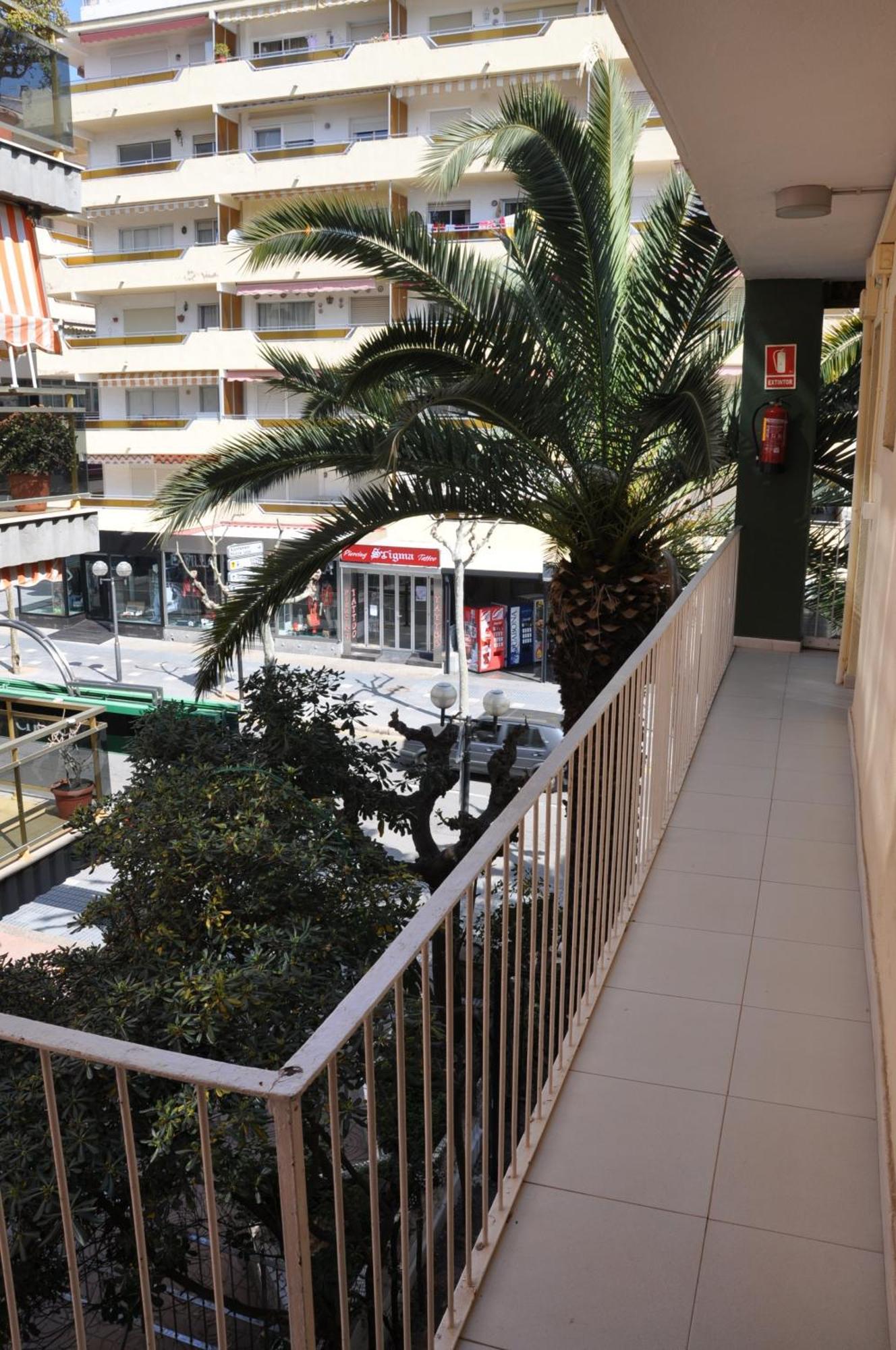 Hostal Montsant Salou Kültér fotó