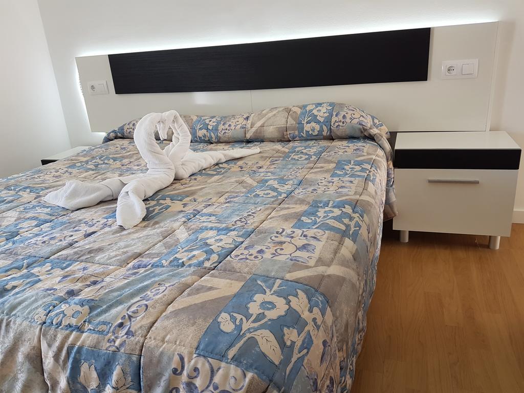 Hostal Montsant Salou Kültér fotó