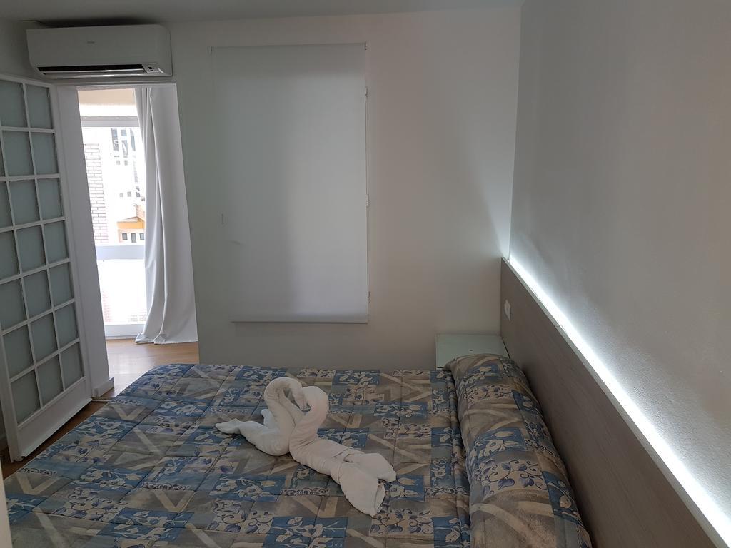 Hostal Montsant Salou Kültér fotó