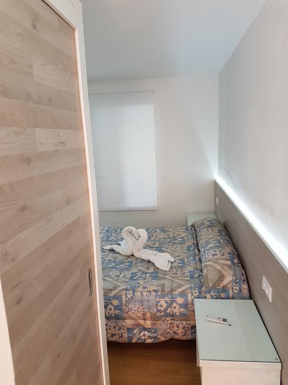 Hostal Montsant Salou Kültér fotó