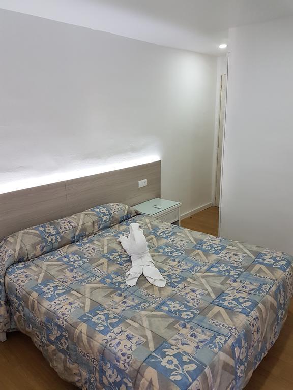 Hostal Montsant Salou Kültér fotó