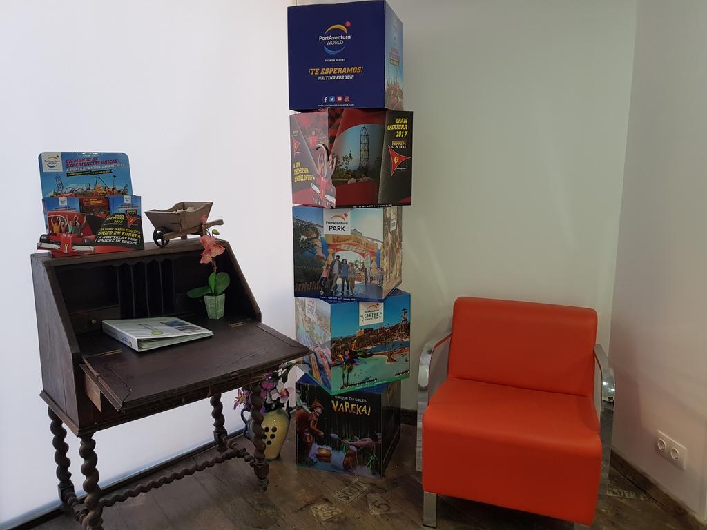 Hostal Montsant Salou Kültér fotó