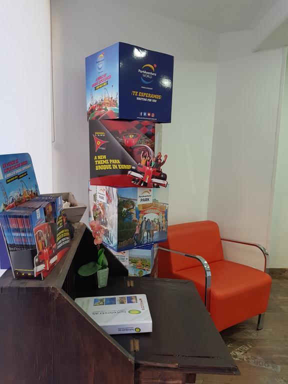 Hostal Montsant Salou Kültér fotó