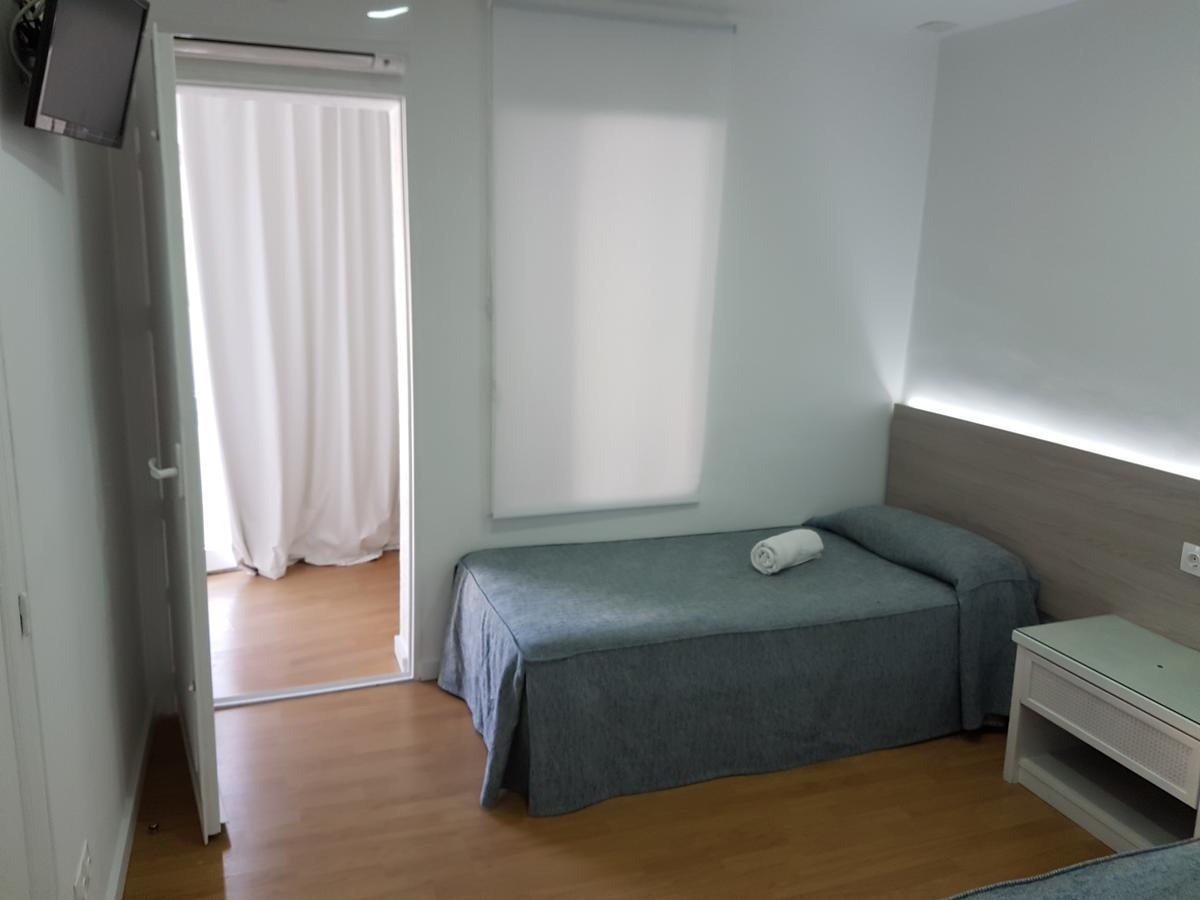Hostal Montsant Salou Kültér fotó