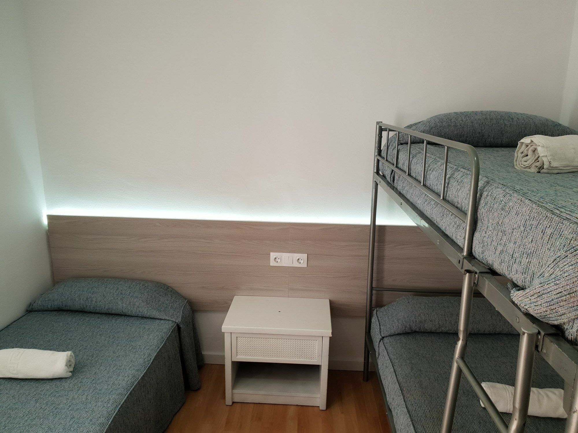 Hostal Montsant Salou Kültér fotó