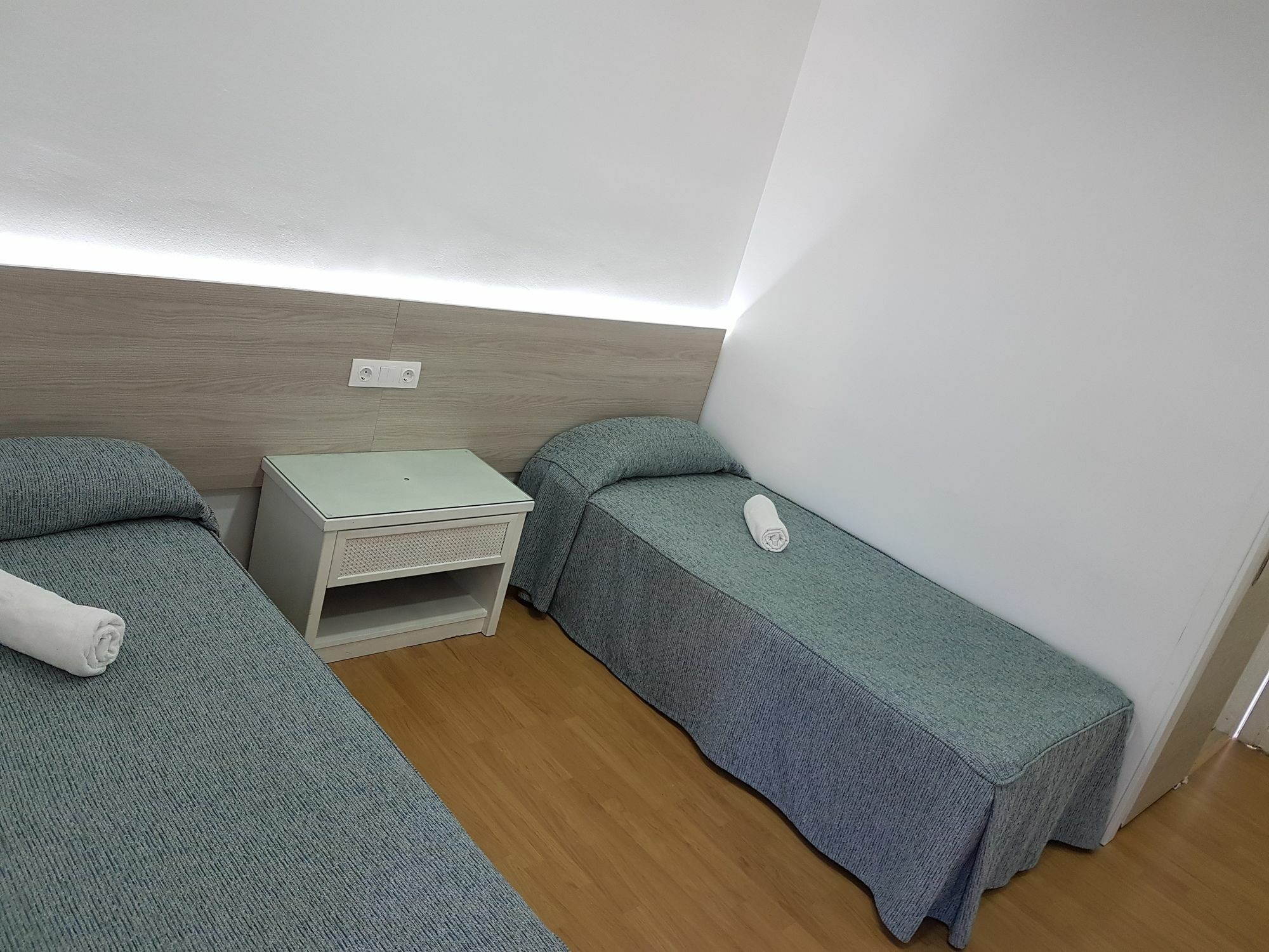 Hostal Montsant Salou Kültér fotó